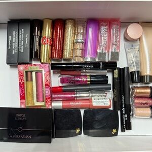 Makeup lot (most new)